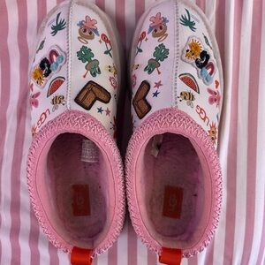 USED limited edition UGG Taz X Karol G